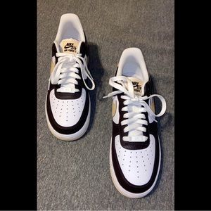 WOMEN'S NIKE AIR FORCE 1 LOW SE PATENT CASUAL SHOES